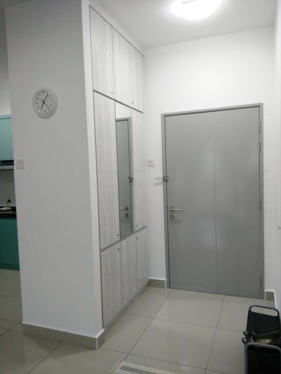Pangsapuri Singgah - 3 Bedrooms With Pool And Kl View