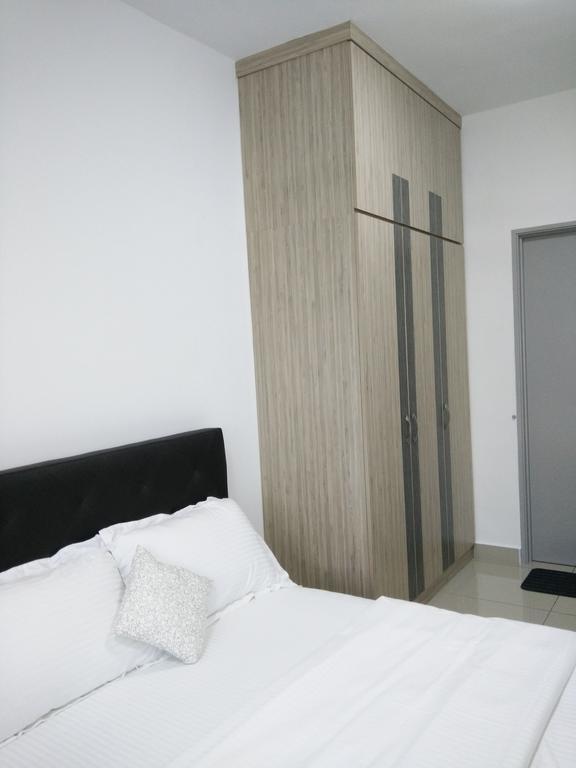Pangsapuri Singgah - 3 Bedrooms With Pool And Kl View