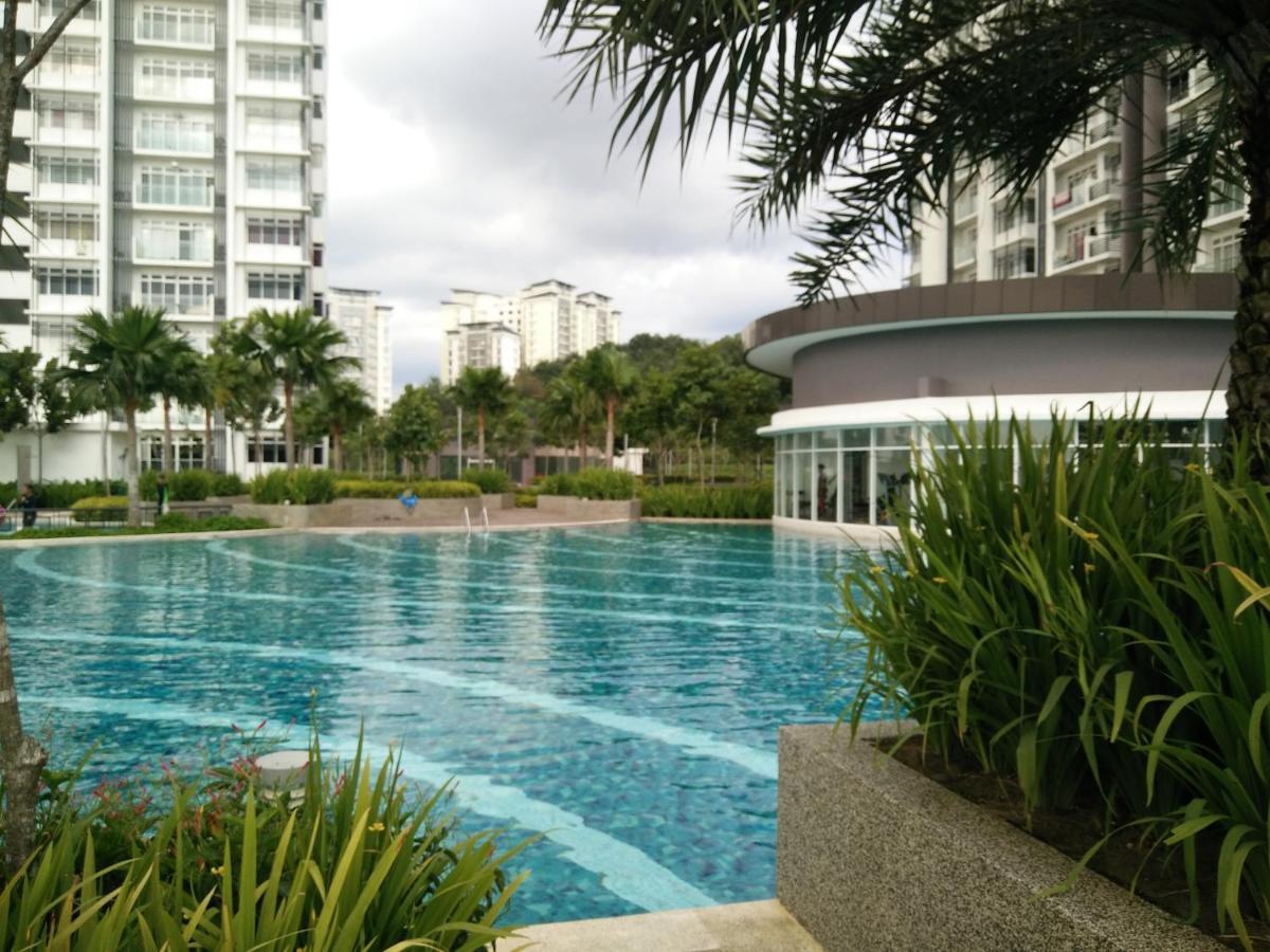 Singgah - 3 Bedrooms With Pool And Kl View Putrajaya